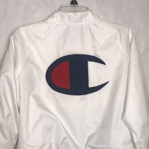In Excellent condition Champion brand cropped windbreaker drawstring waist …